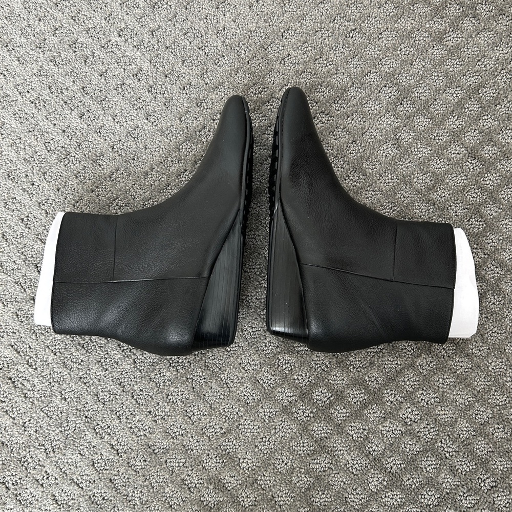 NIB Cole Haan "Tali Luxe Bootie 40" Genuine Leather Wedge Ankle Boots Size 7.5B